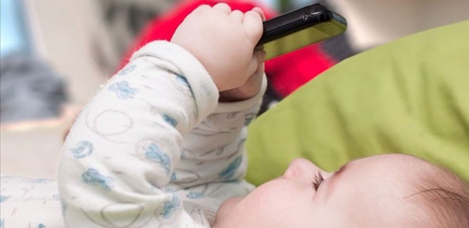 bebe-smartphone