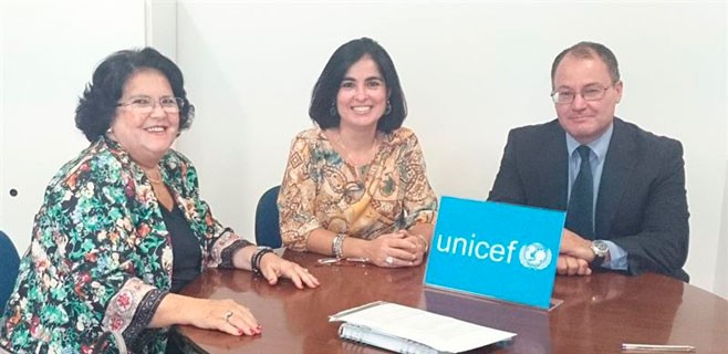 pacto-infancia-parlamento-darias