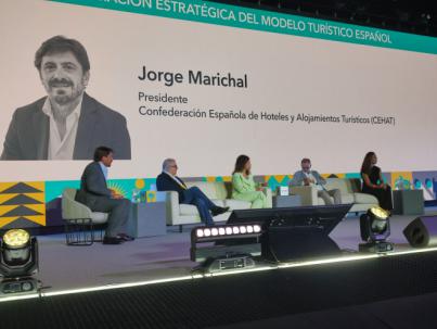 "Corremos el riesgo en el sector turístico de perder la licencia social para operar"