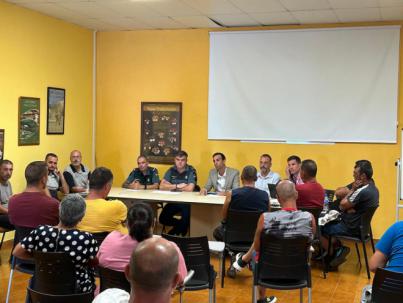 El Cabildo aborda la problemática del furtivismo pesquero junto al sector