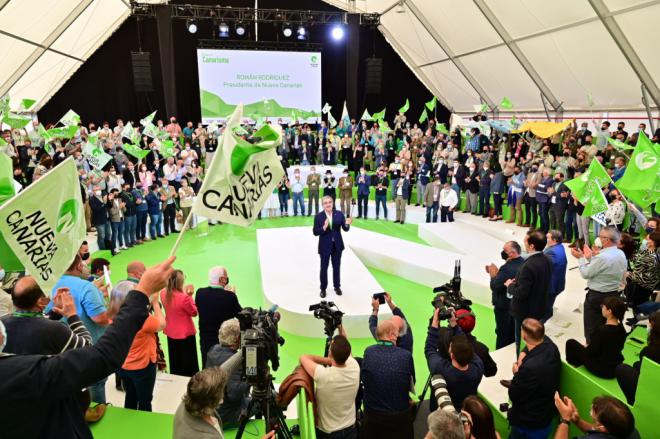 Román Rodríguez es reelegido por unanimidad como presidente de Nueva Canarias