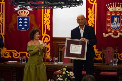 Francisco José Fernández Reyes recibe el Premio Méritos Humanos San Sebastián de La Gomera