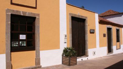 Los centros alfareros de Tenerife exponen su loza tradicional en el Museo de Historia de Granadilla de Abona