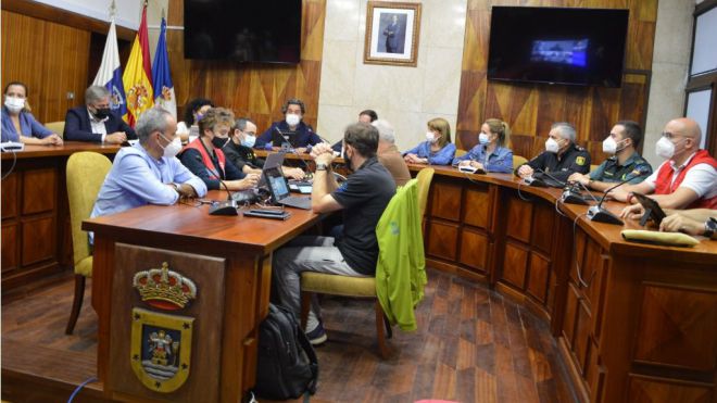 Los parámetros del volcán no permiten aún prever una finalización a corto plazo
