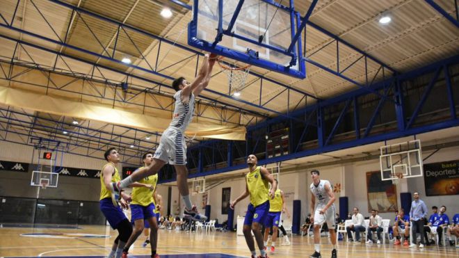 El RC Náutico gana y sigue en línea ascendente