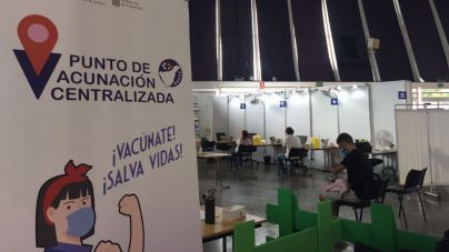 Sanidad comienza a vacunar sin cita contra la COVID-19 con la dosis de refuerzo a personas de 60 a 69 años