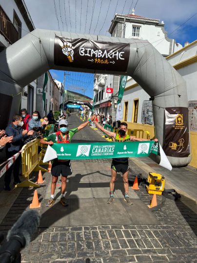 Estela Guerra y Oswaldo Medina logran el Campeonato de Canarias de Carreras por Montaña en Línea