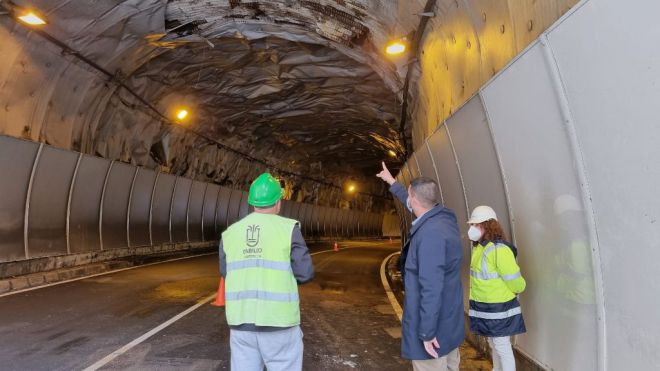 Se cae la lámina impermeabilizante del túnel de Las Lomadas