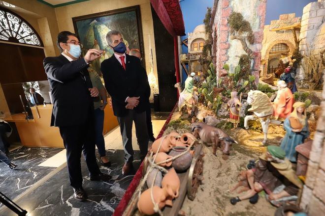 El Cabildo inaugura su belén inspirado en el estilo hebreo