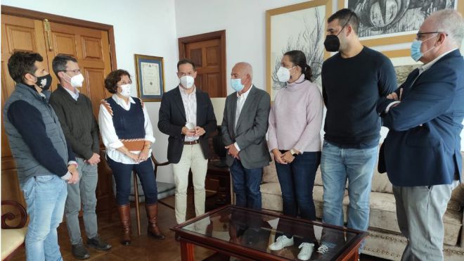 Las administraciones de lotería donan lo recaudado en una campaña de donativos a los damnificados por el volcán