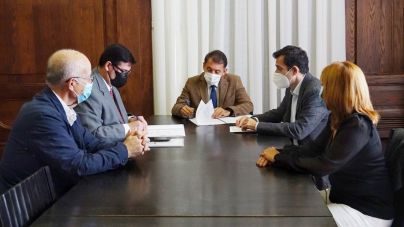Santa Cruz y el Colegio de Administradores de Fincas ayudarán a las comunidades de propietarios