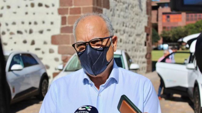 Curbelo demanda medidas para frenar el incremento de los billetes aéreos con Canarias