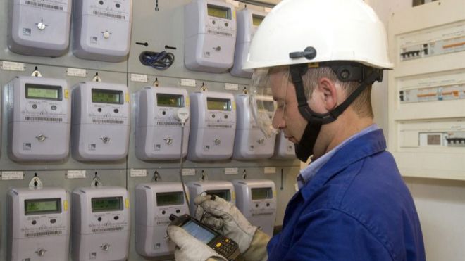 El precio de la luz se duplica este jueves hasta los 216,74 euros/MWh