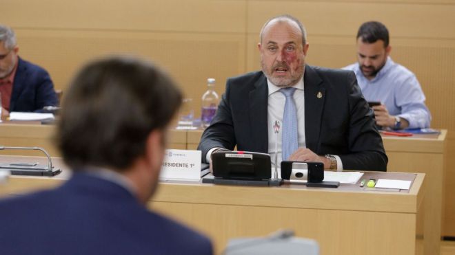 Arriaga resalta el trabajo y la voluntad de servicio público de los funcionarios del Cabildo