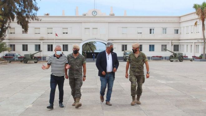 Puerto del Rosario negocia con el Ministerio de Defensa el traslado del cuartel militar