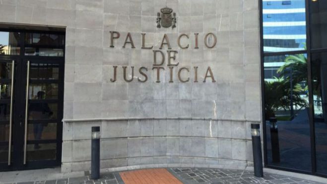 Prisión permanente revisable y 39 años más de cárcel para el alemán que mató a su mujer y a su hijo en Tenerife