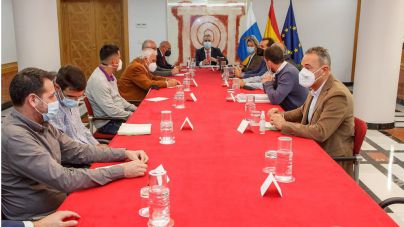 Gobierno y Cabildo coordinan un mecanismo común con los productores de tomate