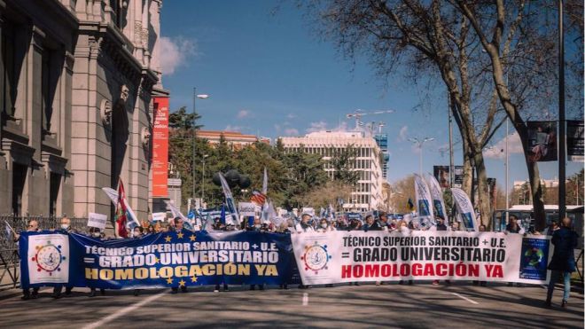 Los Técnicos Superiores Sanitarios muestran su unión en la manifestación de Madrid