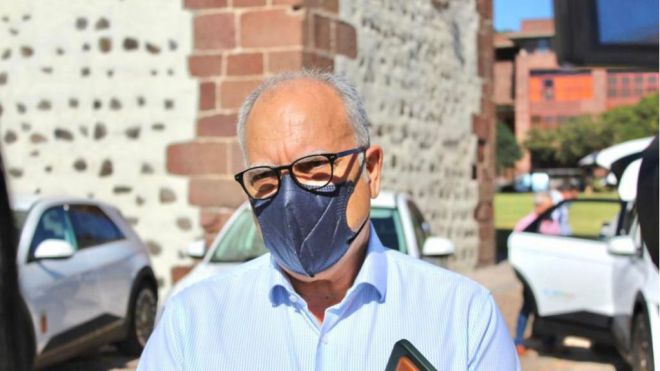 Curbelo: “La adjudicación de la Variante de Vallehermoso da respuesta a una demanda histórica de las comunicaciones en La Gomera”