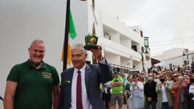Puerto del Carmen celebra St. Patrick´s Day con el himno de Irlanda e izado de bandera
