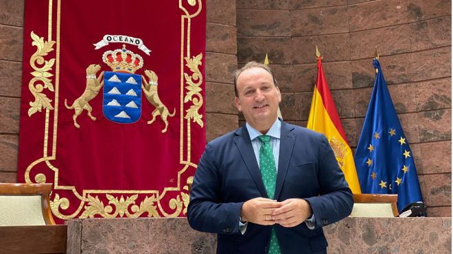 Fernández de la Puente reclama medidas de apoyo a la pesca y acuicultura canaria