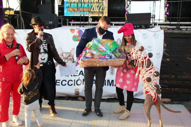 La fiesta canina de Playa Blanca sensibiliza sobre el cuidado animal