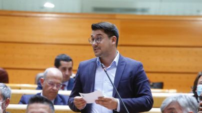 Albares confirma a Chinea la presencia de Canarias en las reuniones con Marruecos