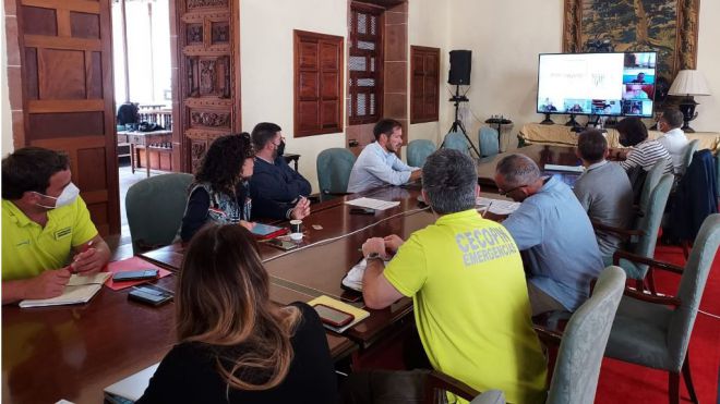El alto nivel de gases en Puerto Naos y La Bombilla dificultan el retorno a estos núcleos del Valle