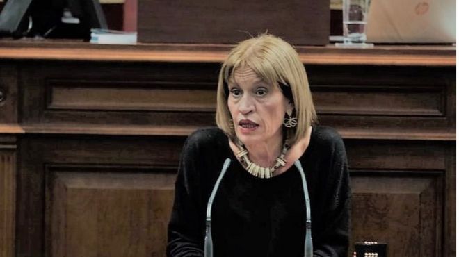 Esther González cree prioritario eliminar la cláusula lesiva para Canarias del convenio de carreteras