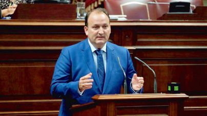 Fernández de la Puente apoya la creación de incentivos fiscales para la celebración de congresos en las Islas