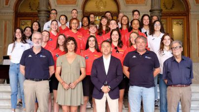 El Ayuntamiento agasaja a la Selección Española U18 Femenina de baloncesto