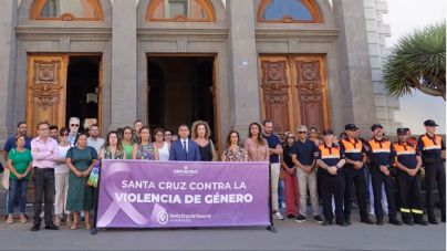 Santa Cruz guarda un minuto de silencio por la mujer asesinada en el centro de la ciudad