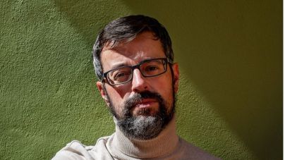 Tranvia de pasajeros sin figura