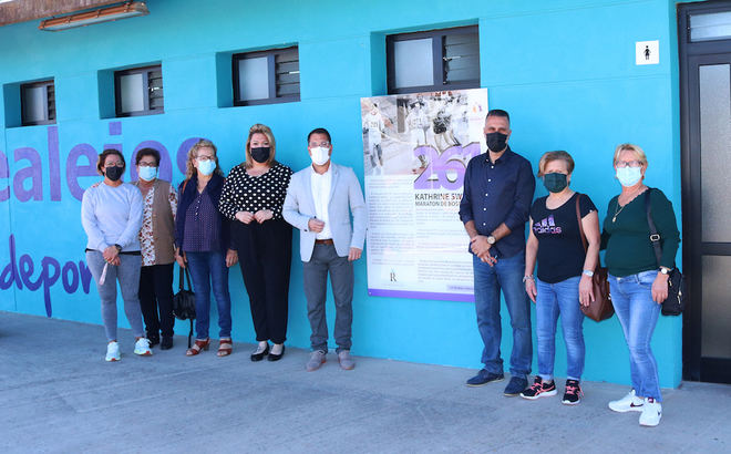 Los Realejos homenajea en el Iván Ramallo a la primera mujer en correr una maratón con dorsal, Kathrine Switzer