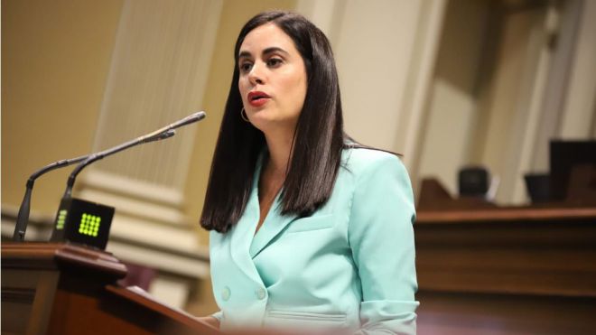 Espino aclara a Santana que el negacionismo que practica no cambia la dura realidad de la dependencia en Canarias
