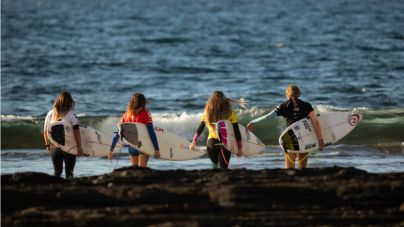 Quince días de ebullición y espíritu surfero llenarán el litoral de Playa de Las Américas