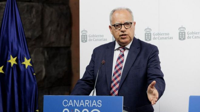 Curbelo propone deducir en un 50% la cuota autonómica del IRPF para rentas de las islas verdes
