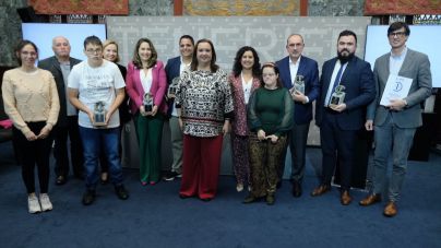 El Cabildo distingue a siete empresas y entidades de Tenerife por integrar a personas con discapacidad