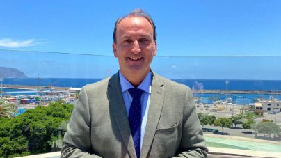 Fernández de la Puente insta a tomar medidas para evitar la pérdida de más superficie agrícola en el Archipiélago
