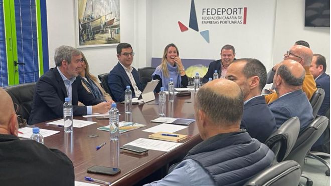 Fernando Clavijo defiende abrir los puertos canarios a la economía azul