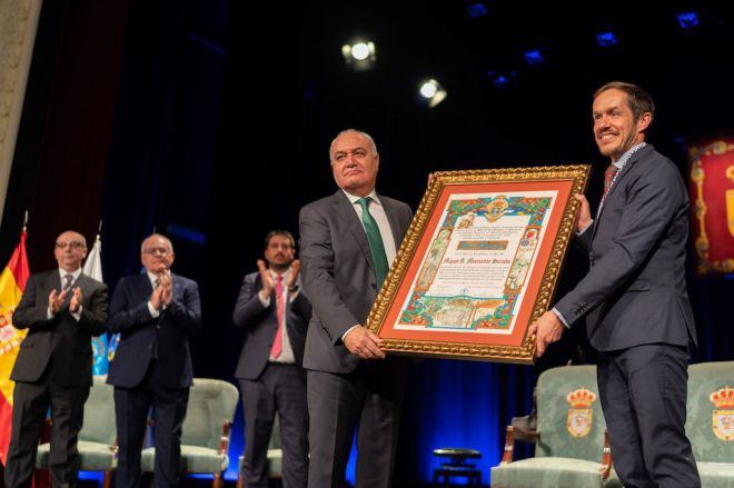 Miguel Ángel Morcuende recibe el título de Hijo Adoptivo de La Palma