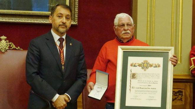 El Club Deportivo San Andrés recibe la Medalla de Plata de Santa Cruz de Tenerife