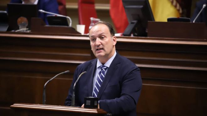 Ricardo Fernández de la Puente reclama medidas de protección para la apicultura del archipiélago