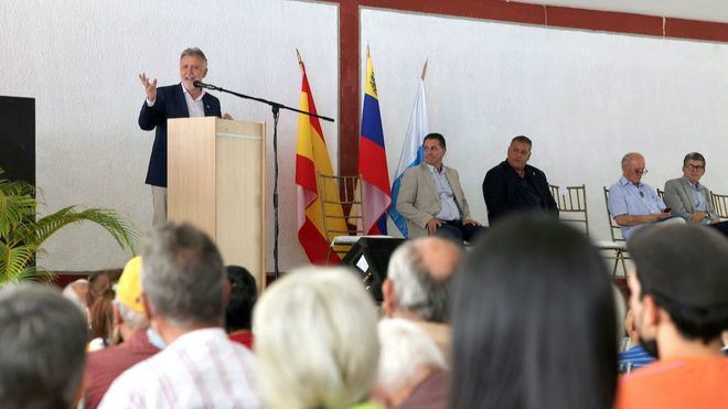 Torres visita las instalaciones del Hogar Hispano de Valencia, en Venezuela