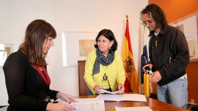 El Gobierno recibe el fondo audiovisual de Ramón Saldías