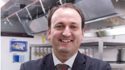 Fernández de la Puente solicita medidas para mejorar la motivación y la formación continua del profesorado