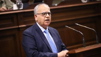 Curbelo apuesta por más controles sobre los precios de los billetes aéreos y rechaza fijar una cuantía fija