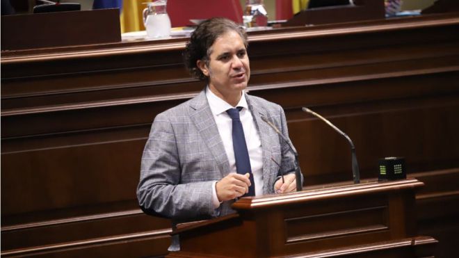 Ramos urge al Estado a mejorar la subvención para el transporte de mercancías en Canarias