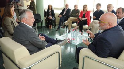 Torres se reúne con representantes de la Cámara de Comercio de Fuerteventura y de la patronal hotelera Asofuer