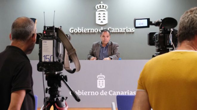 El paro baja de 180.000 personas en Canarias
